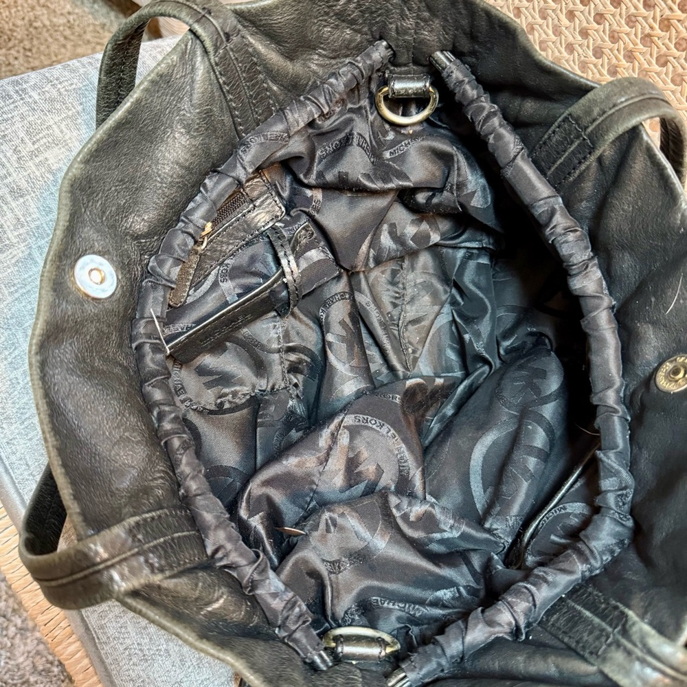 Michael Kors Black Soft Leather Drawstring Shoulder Bag - Picture 9 of 13